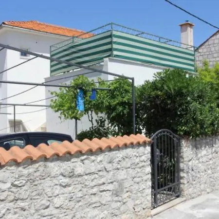 Three Bedroom A4 2 * Supetar